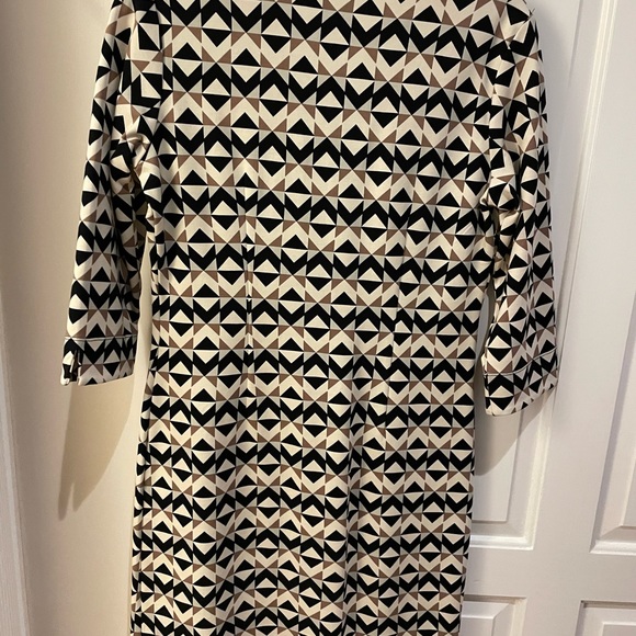 NWOT J. McLaughlin Cadence Geometric Print Shift Dress with 3/4 Sleeves Sz Small - Picture 6 of 6